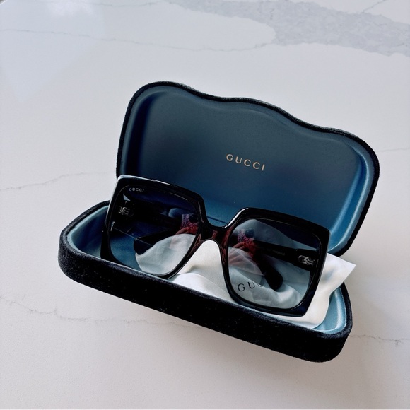 NWOT Gucci Black Sunglasses - Picture 1 of 6